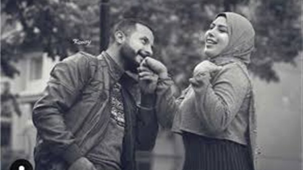 مقالب زوجية ومقاطع خارجة.. حكاية اليوتيوبر حمدي ووفاء التي قلبت السوشيال | شاهد