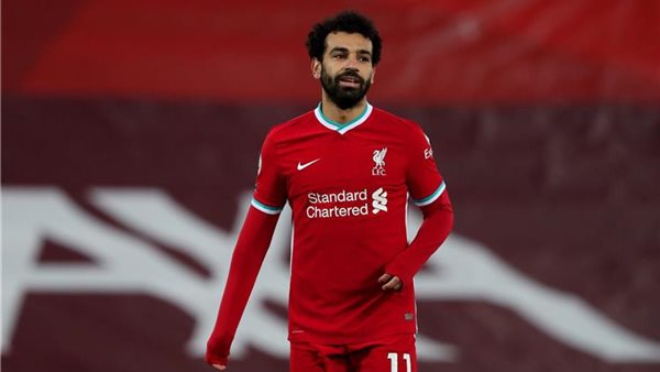 بصورة مع فتاة.. محمد صلاح يحرج اتحاد الكرة | شاهد