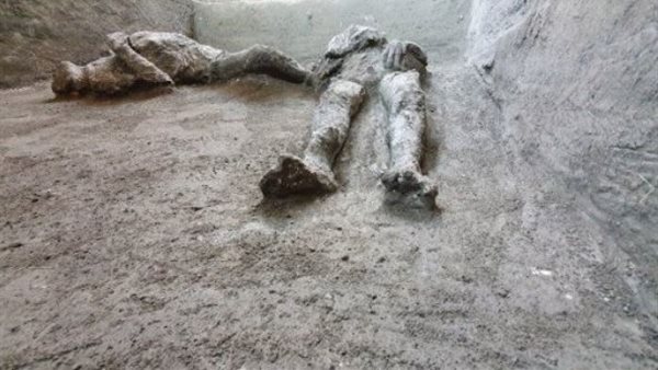 أباد السكان خلال 15 دقيقة .. أسرار تحطم مدينة بومبي الرومانية بإيطاليا | شاهد