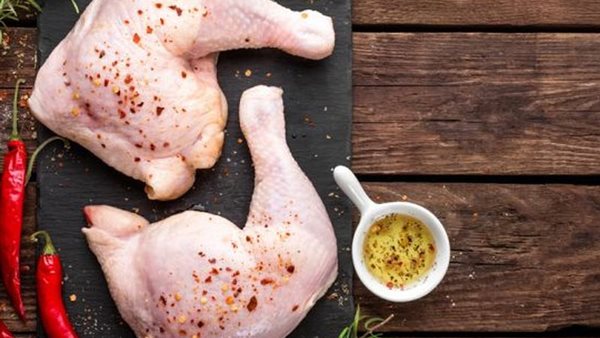 الصدر ولا الورك.. طبيبة تفجر مفاجأة عن تناول أوراك الدواجن