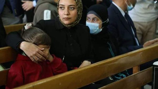 لحظات لا تصدق.. أول مواجهة بين طفلة المعادي والمتهم بالتحرش داخل المحكمة