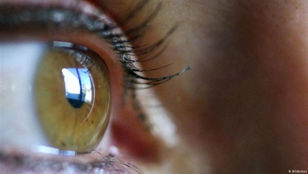 احذر.. فيروس كورونا يصيبك عن طريق العين فى هذه الحالة | فيديو