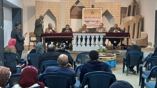 ثقافة الغربية تناقش العلاقة بين الثقافة والاعلام 