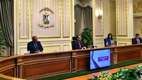 الحكومة تحسم الجدل..هل هناك زيادة مرتقبة في الضرائب على العاملين بالدولة؟