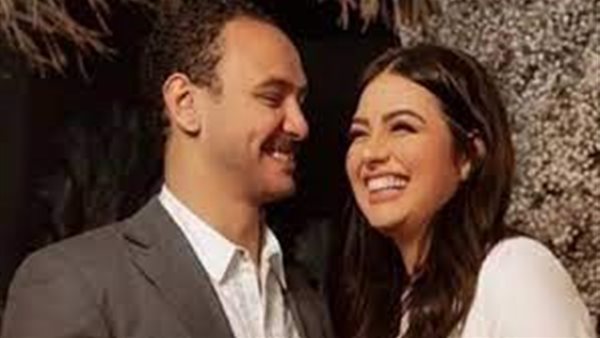 هنادي مهنا تنتهي من تسجيل تتر مسلسلها الإذاعي الأول مع زوجها | شاهد