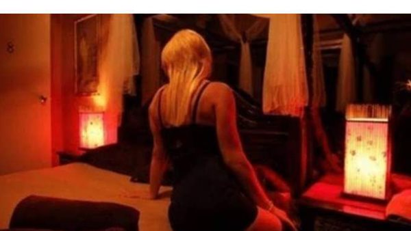 أغرته بقضاء ليلة حمراء.. حكاية رجل أعمال سقط في شباك الشهوة والنهاية صادمة