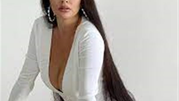 بمايوه مثير للجدل.. ظهور مثير للاميتا فرنجية | شاهد