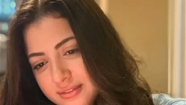 بعد تعرضها للتحرش..منى فاروق تظهر بالحجاب والعباءة في رمضان | شاهد