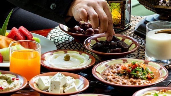 لا تتناولها على السحور إطلاقًا .. أطعمة تزيد الشعور بالجوع