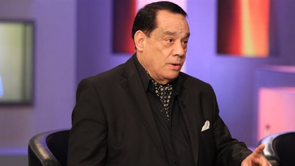  اللي يقدر يعملها.. تعليق ناري من حلمي بكر على زواجه 13 مرة | شاهد