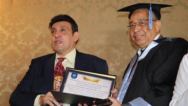 الأمم المتحدة للفنون تكرم أمين عام نقابة المهندسين وتمنحه الدكتوراة الفخرية 