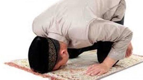 منفردا وجماعة..كيفية صلاة التراويح في البيت كما صلاها رسول الله