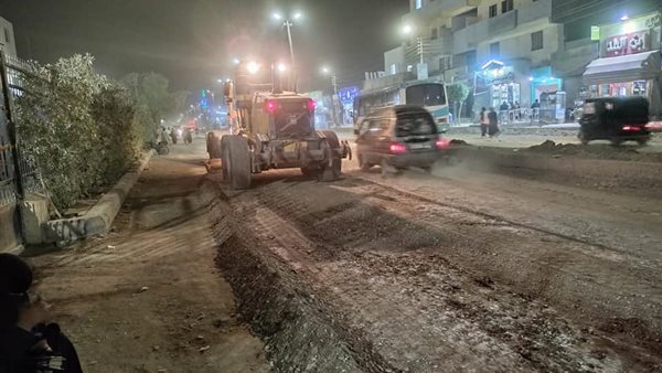 بالصور..حملة مكبرة لنظافة شوارع مدينة الصف وتجريدها بحضور نواب رئيس المدينة