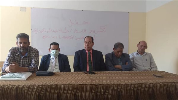 إدارة الصف التعليمية بالجيزة تكرم الطلاب الفائزين بمراكز أولى في مسابقات التربية الاجتماعية بالمديرية