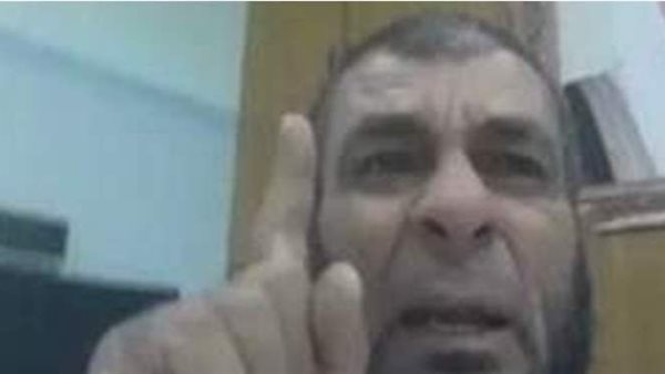 رجعولي فلوسي عايز أروح بلدي.. فيديو مؤثر لعامل مصري في الكويت | شاهد