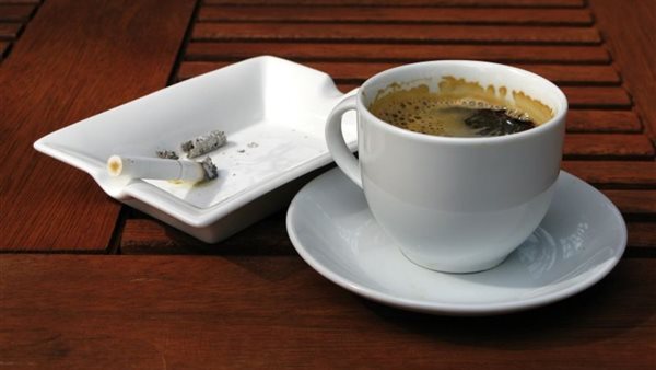 تحذير من كارثة صحية.. ماذا يحدث لجسمك عند الإفطار على قهوة وسيجارة؟