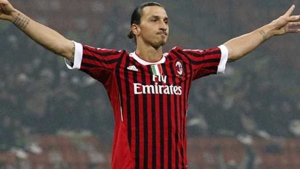 لن تتخيلها..فضيحة أخلاقية قد تنهي مسيرة إبراهيموفيتش في الملاعب