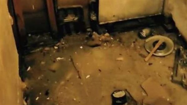 أثناء تجديد الأثاث.. زوجان يعثران على مفاجأة خلف جدار منزلهما | فيديو