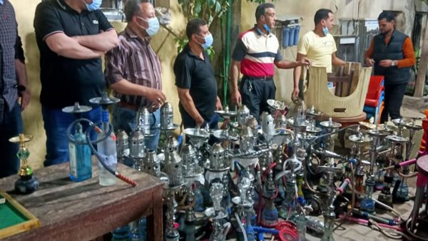 مصادرة 120 شيشة و58 كرسي و15 ترابيزة و35 غرامة لعدم ارتداء الكمامة في حملة مكبرة بالصف جنوب الجيزة