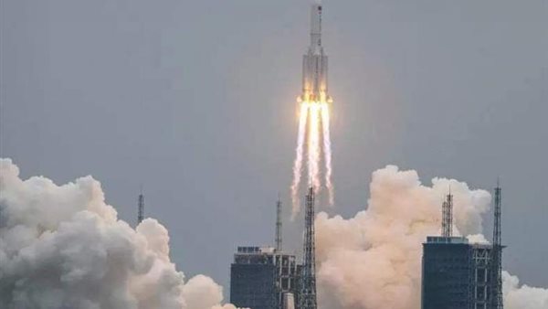 ذعر في العالم..البحوث الفلكية يصدر بيانا عاجلا بشأن سقوط الصاروخ الصيني