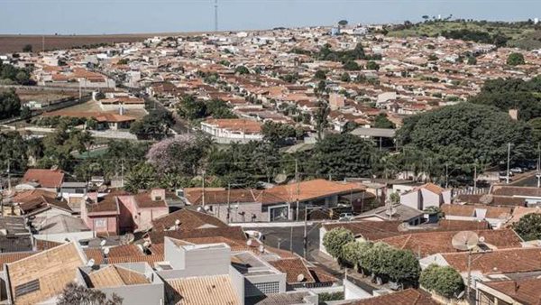 تجربة فريدة..حكاية أول مدينة فى العالم تخلصت من كورونا | شاهد