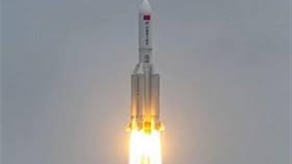 كارثة جديدة.. الصين تطلق صاروخا آخر وهذا حجمه | فيديو 