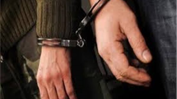 ضابط مفصول ينصب على المواطنين ويستولى على أموالهم