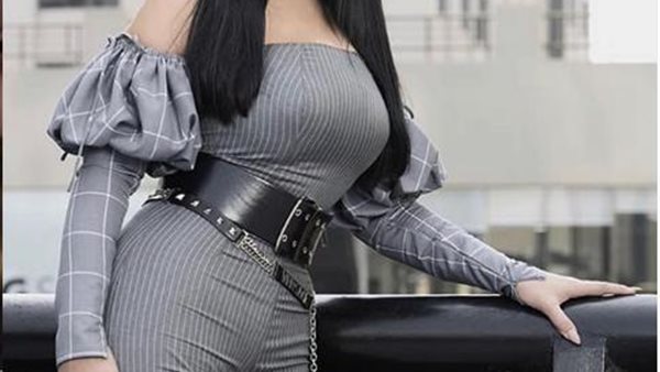 عروسة 2021..سمية الخشاب تثير الجدل بعد ظهورها بفستان زفاف | شاهد