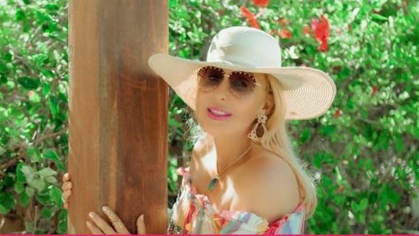 متابعون: ملكة..نادية الجندي بإطلالة شبابية في أحدث جلسة تصوير | شاهد