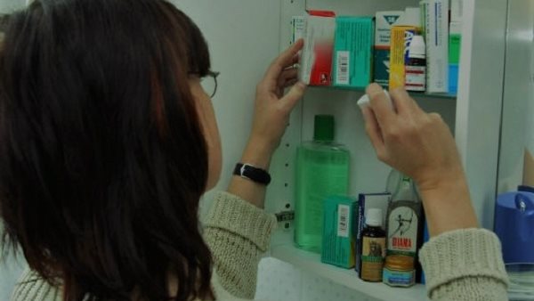السبب صادم.. تحذير خطير من تخزين الأدوية في المطبخ أو الحمام