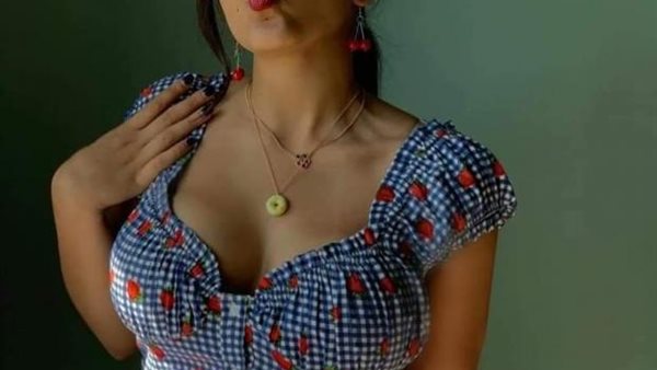 طردوها من المدرسة بسببه.. ما هو المرض الذي أصاب ابنة عمرو دياب ؟ | شاهد