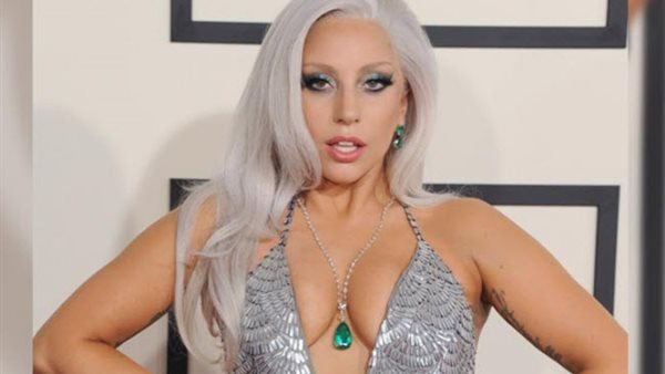  طلب منها خلع ملابسها .. تفاصيل صادمة لتعرض ليدي جاجا للاغتصاب