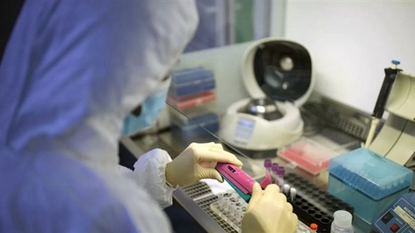 طبيب شهير يحسم الجدل..هل كل من أصيب بـ كورونا معرض للإصابة بالفطر الأسود؟