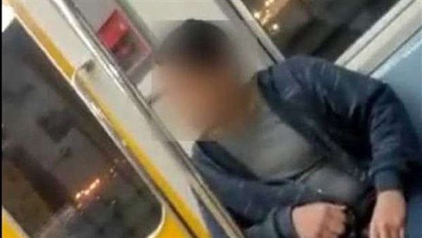 فتح سوستة بنطلونه ورده صادم..القصة الكاملة لمتحرش المترو