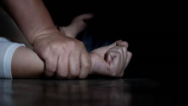 كان بيعرف عليا ستات.. اعترافات مثيرة لربة منزل مارست الرذيلة مع عشيقها وتخلصت من زوجها