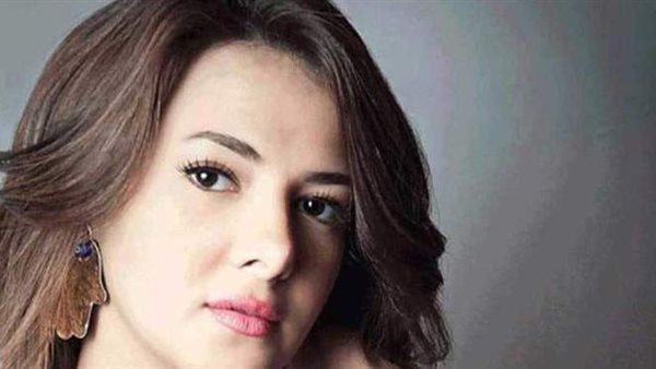 بسبب الدعاء لوالديها.. دنيا سمير غانم متهمة بالعنصرية 