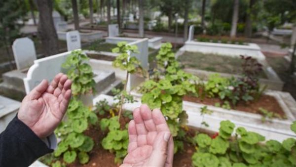 احرص عليه قبل غروب الشمس .. دعاء زيارة القبور يوم الجمعة