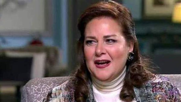 تحتاج إلى جرعات عالية من الأكسجين.. الصحة تكشف آخر تطورات حالة دلال عبد العزيز 