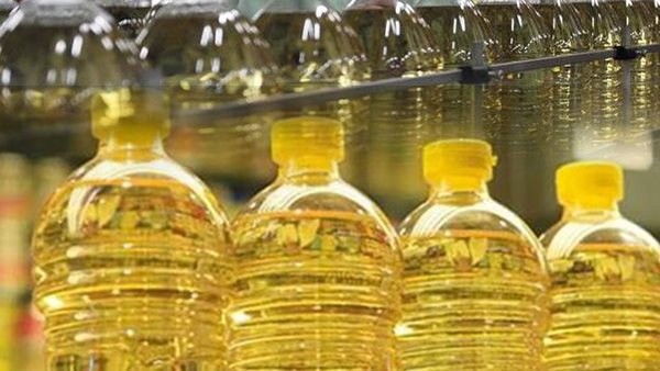 تعرف على.. الأسعار الجديدة لعبوات الزيت بالتموين