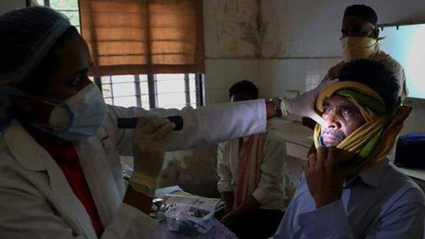 احذرها.. أشياء فى منزلك تعرضك لخطر الإصابة بالفطر الأسود | شاهد 