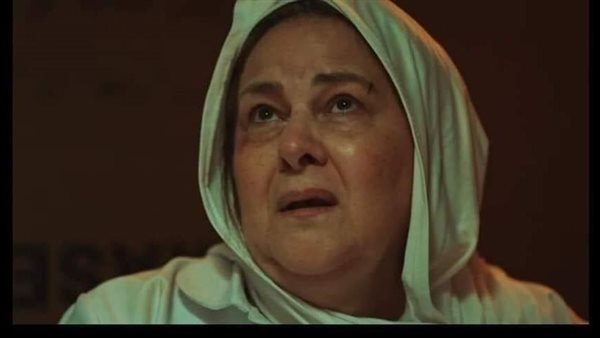 العبارة المبكية المكتوبة على غرفة الفنانة دلال عبد العزيز بالمستشفي 