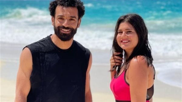 ركبت التريند بصورة مع صلاح.. ديانا هشام بين عبارات الغزل وهجوم الهوت شورت 