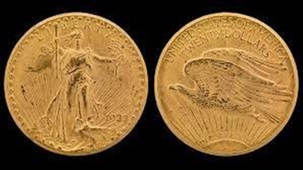 الحظ لما يلعب.. رجل يربح ملايين من بيع هذه العملة القديمة 