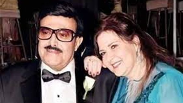 بهذه الطريقة.. كيف أخفت دنيا وإيمي وفاة سمير غانم عن والدتهما؟