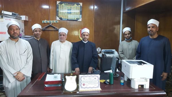 منح درع التمييز والإبداع عن الطفرة الإدارية لمديرية أوقاف قنا