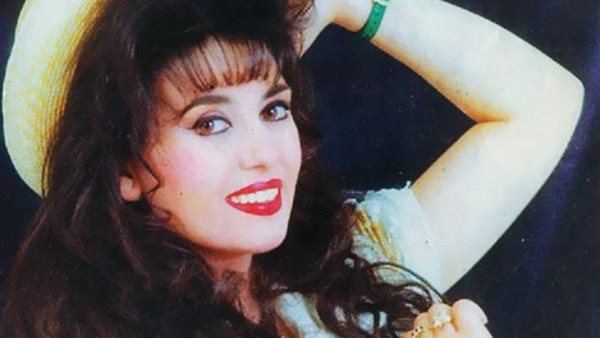 قمر زي ما انتي..أحدث ظهور للفنانة المعتزلة جيهان نصر مع ابنتها | شاهد