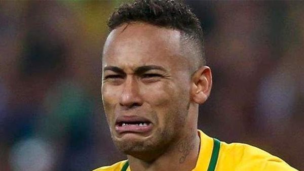 بسبب بكائه بعد فوز البرازيل على بيرو.. بيليه يوجه رسالة عاجلة إلى نيمار