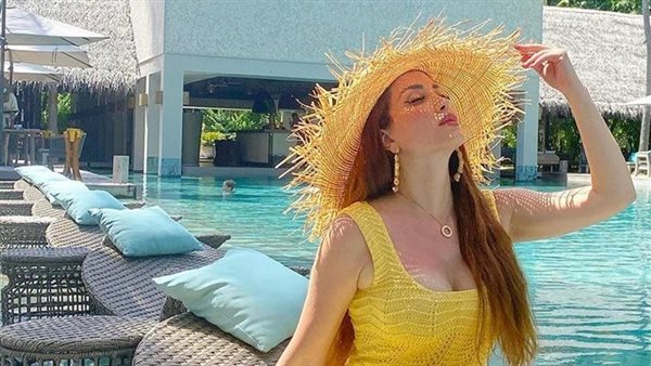 من المالديف.. نسرين طافش تخطف أنظار متابعيها بإطلالة مثيرة