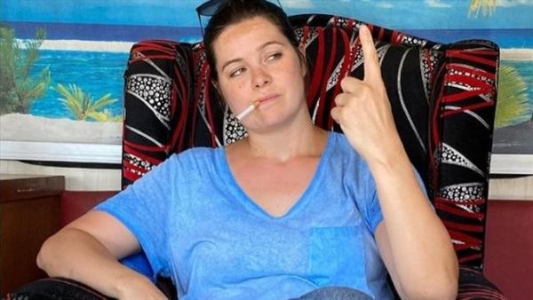 بعد صورتها بالسيجارة.. يسرا اللوزي تهاجم متابعيها برسالة قوية 