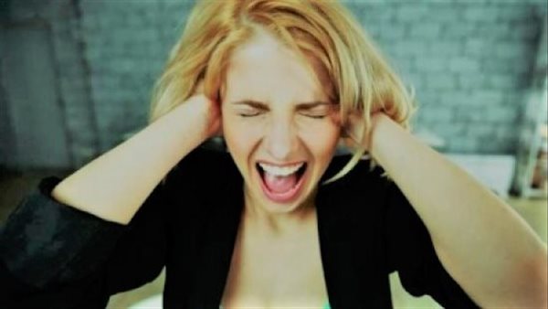 أبرزها السجاد والشقوق.. 4 أشياء قد تتسبب في حدوث كوارث داخل المنزل